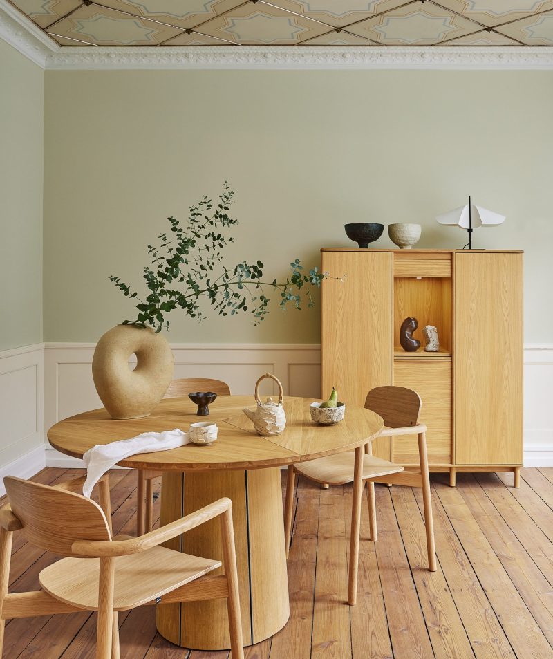 SM 842 Stacking Chair | Skovby Furniture | In Stock